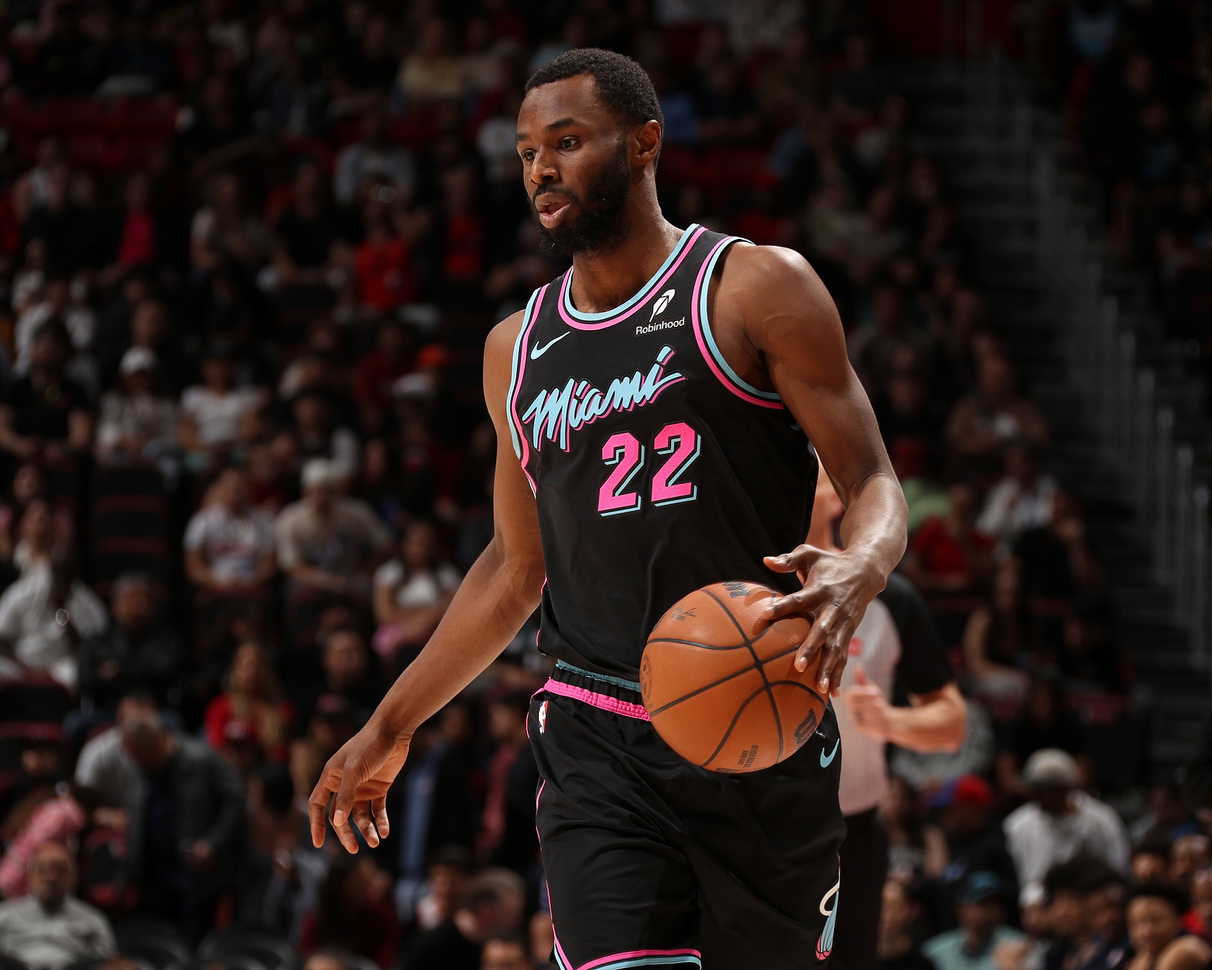 体育入口-填满数据栏！维金斯半场7投4中&amp;三分4中3 得到11分2板1助2断1帽