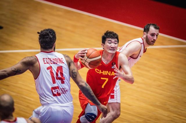 开云体育在线-22次失误太刺眼！男篮无缘亚洲杯四强 杜锋道歉