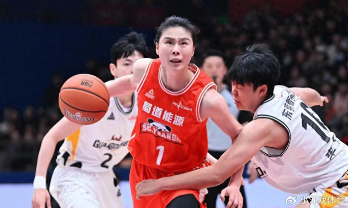 开云直播-74比95惨败丢冠！女篮霸主狂输21分被掀翻：1年连丢三冠太惨了|四川队|山西队|李梦|总冠军|韩旭_新浪体育_新浪新闻