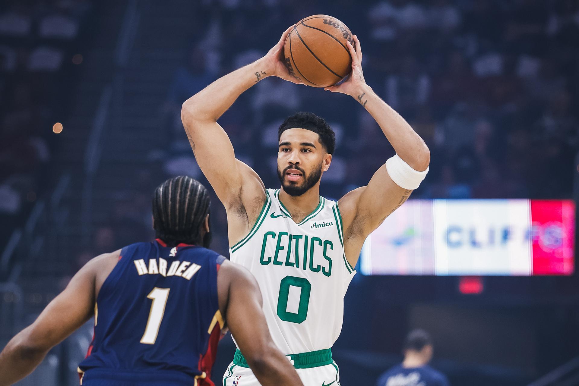 开云体育在线-凯尔特人vs太阳前瞻：绿军阵容相对齐整，太阳客场难爆冷