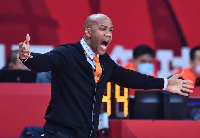 开云直播-【观察】首钢再度陷入舆论漩涡 北控却悄然逼近前八